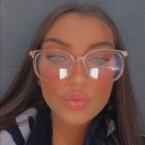 Meet your Posher, Kaitlyn